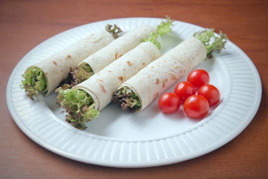 Snack rolls with beef